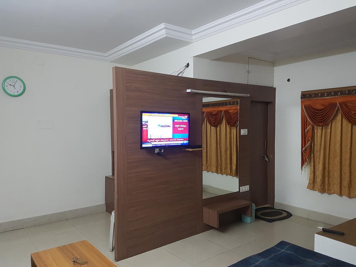 Hotel Surya Palace Kottagudem Экстерьер фото